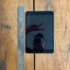 iPad Mini 1st Gen 16GB Space Grey